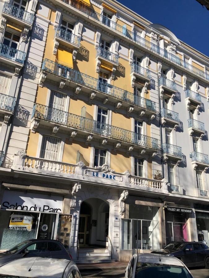 Superbe Appartement Independant En Centre Ville Vichy Exteriér fotografie